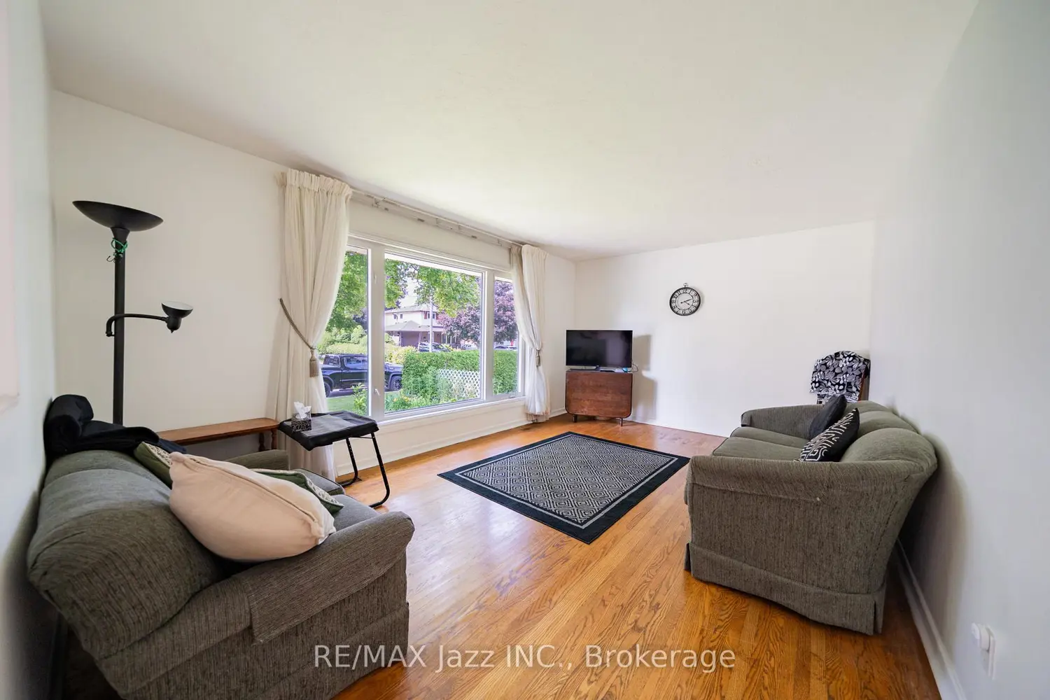 607 Gliddon Avenue photo 4
