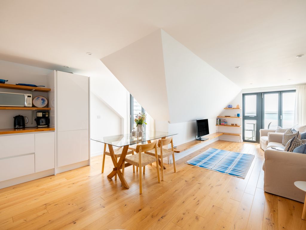3 bed flat for saleNew Polzeath PL27 photo 4