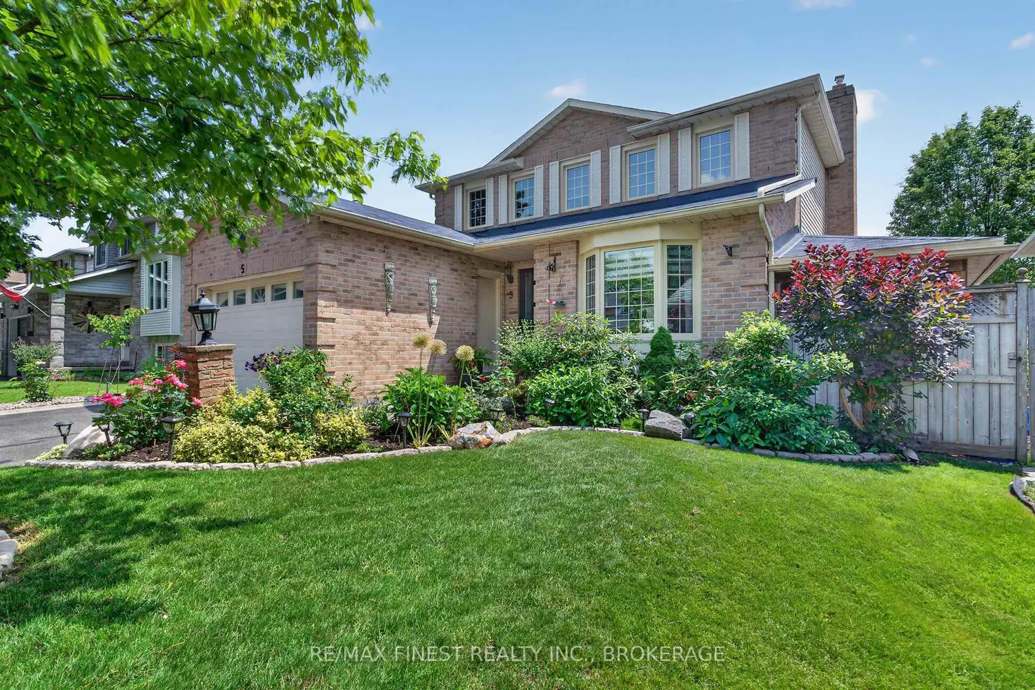 5 Buckingham Court