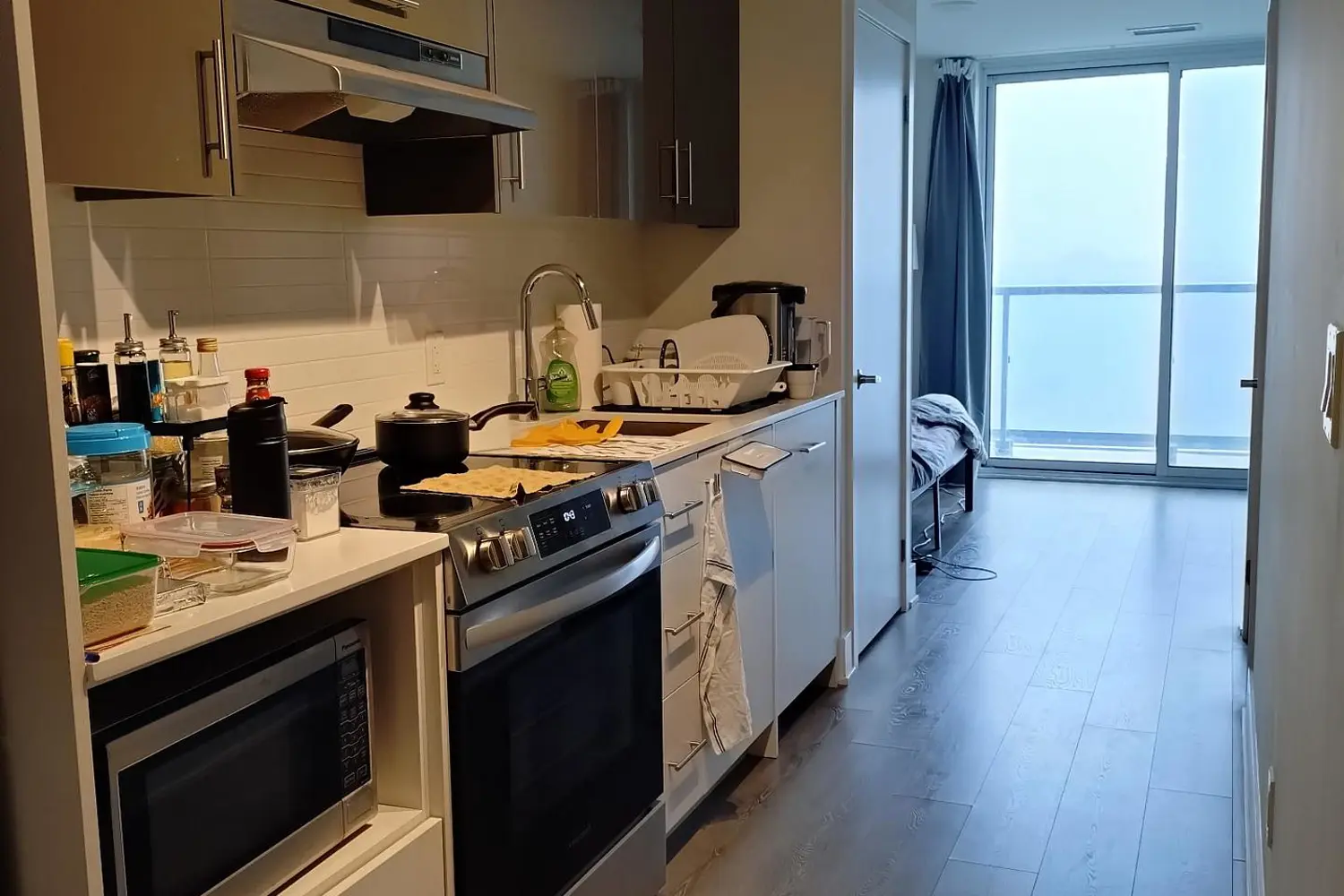 188 Fairview Mall Drive 1506 photo 4