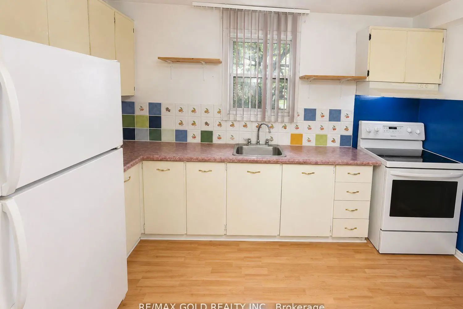 15 Huntingwood Crescent photo 2