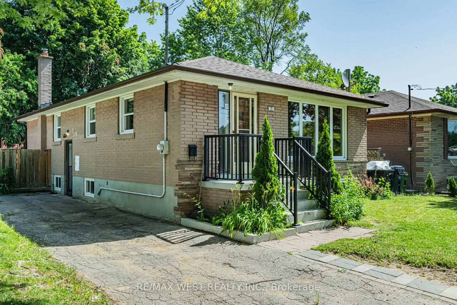 11 Melchior Drive photo 2