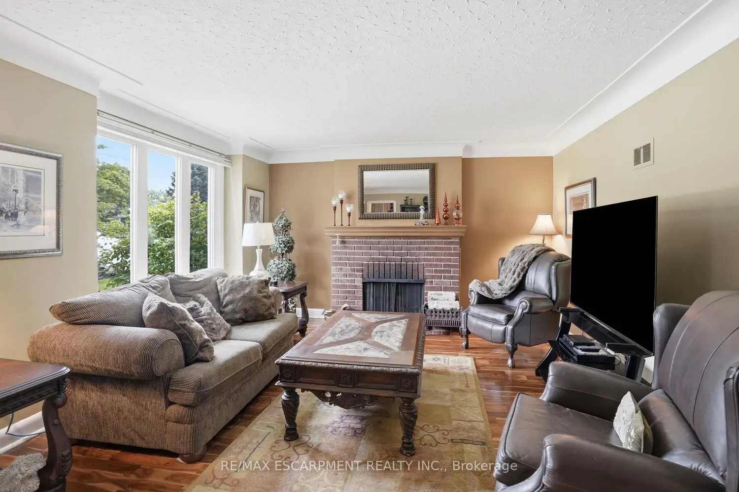 950 North Shore Boulevard photo 4