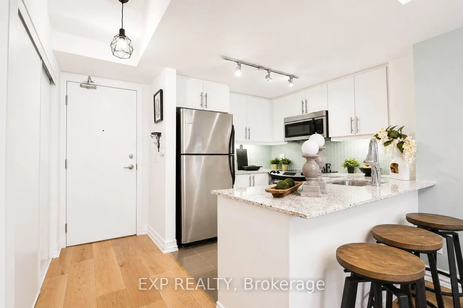 500 St Clair Avenue 404