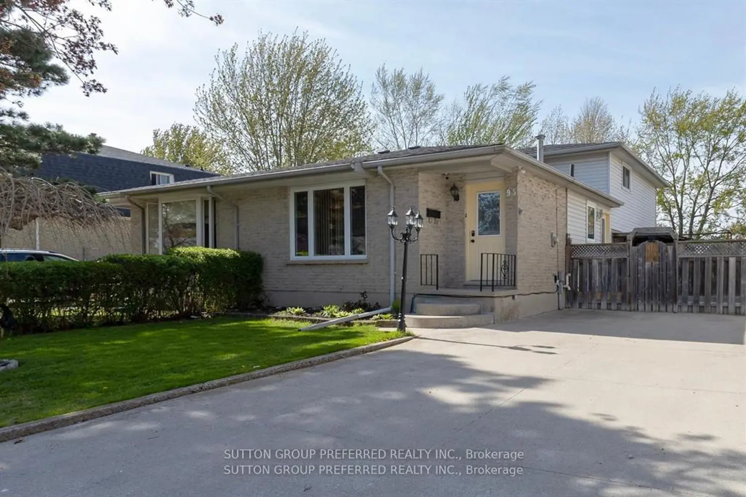 95 Scotchmere Crescent