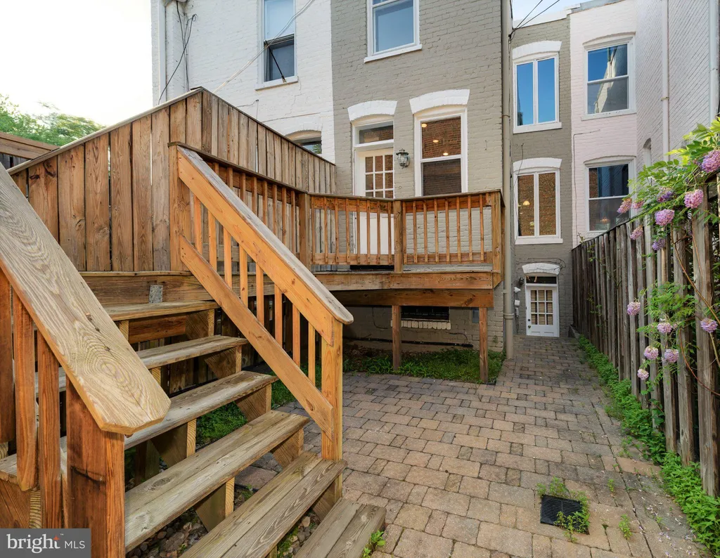 3254 Q Street NW, Washington, DC 20007