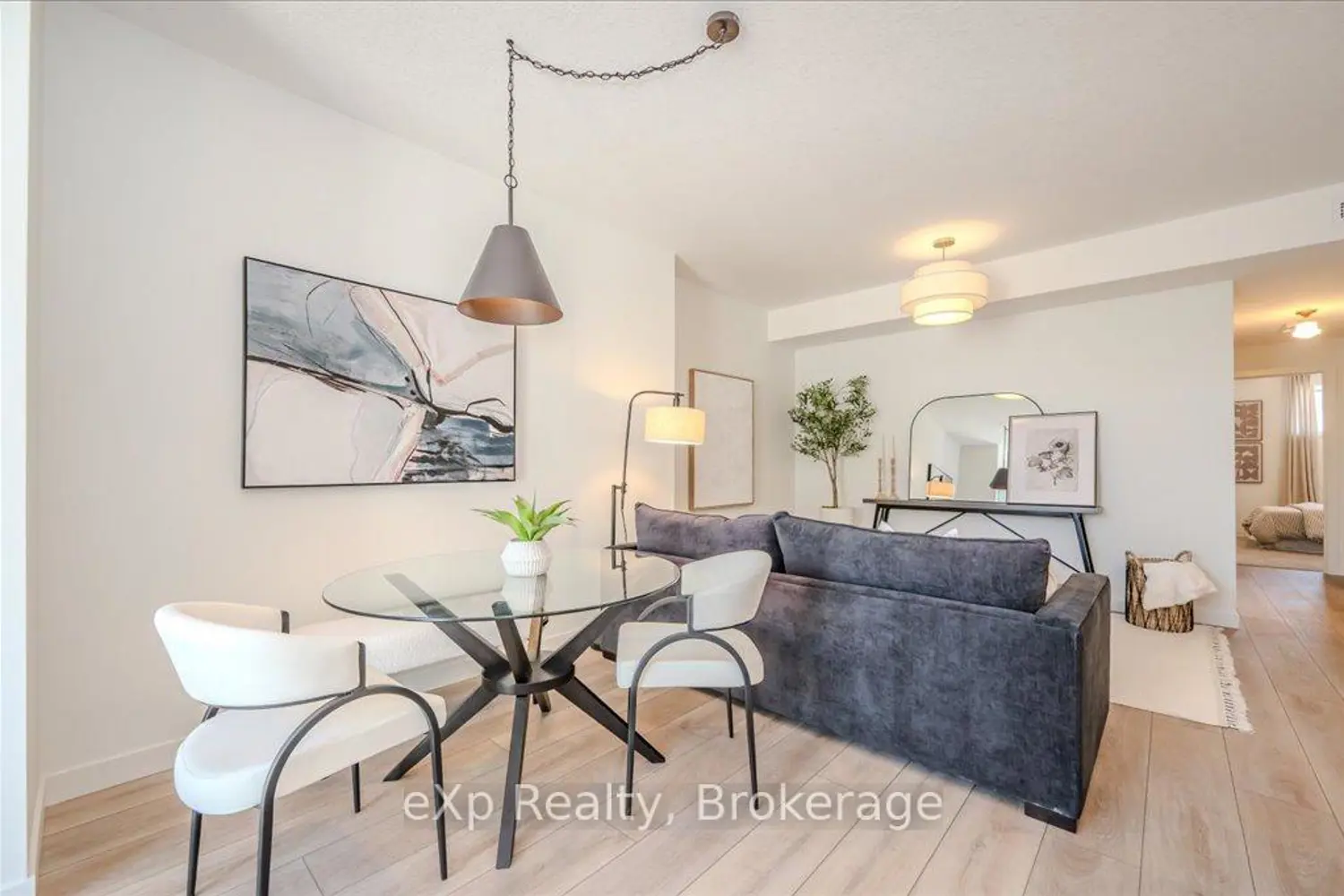 824 Woolwich Street 72 photo 3