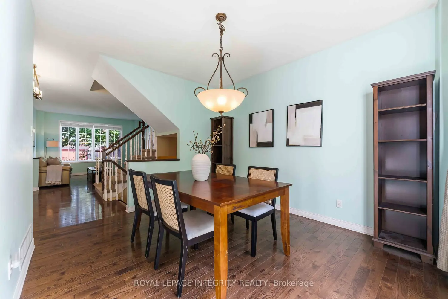 10 Westwinds Place photo 2