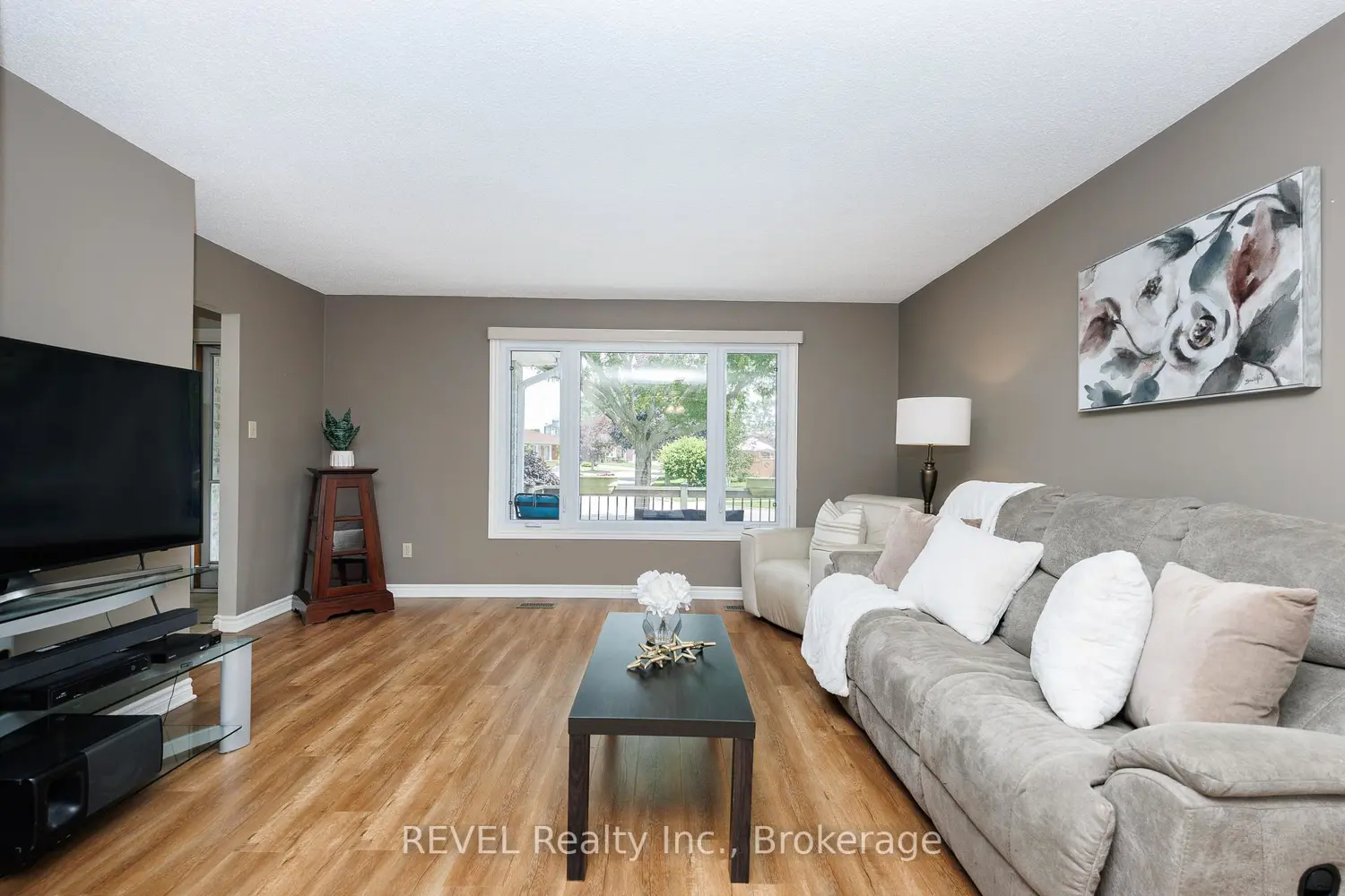 6096 Crimson Drive photo 4