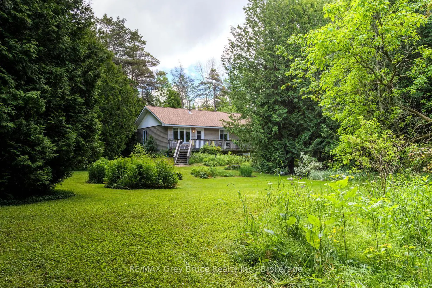 550 Huron Road photo 4