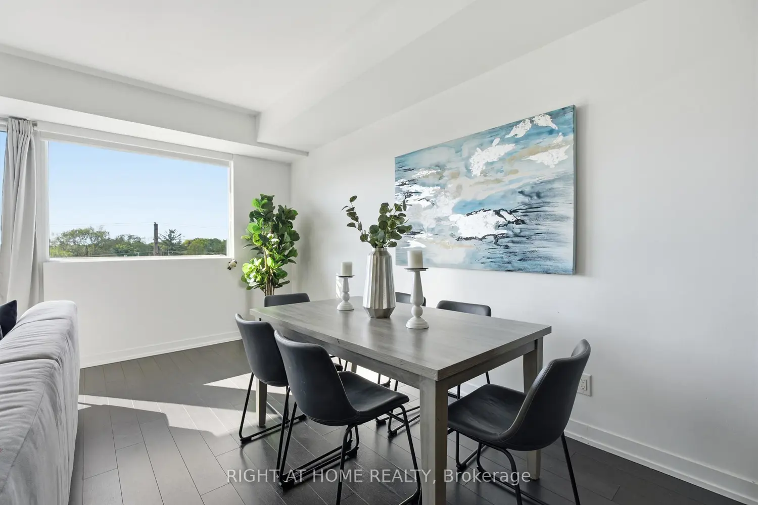 5101 Dundas Street 411 photo 4