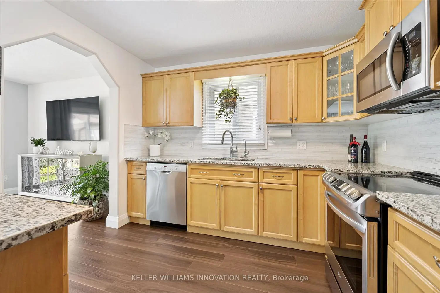 127 Everglade Crescent photo 4
