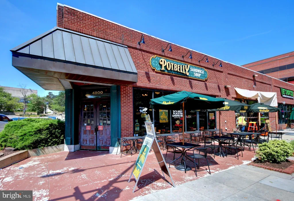3041 Sedgwick St NW Unit 201-D, Washington, DC 20008