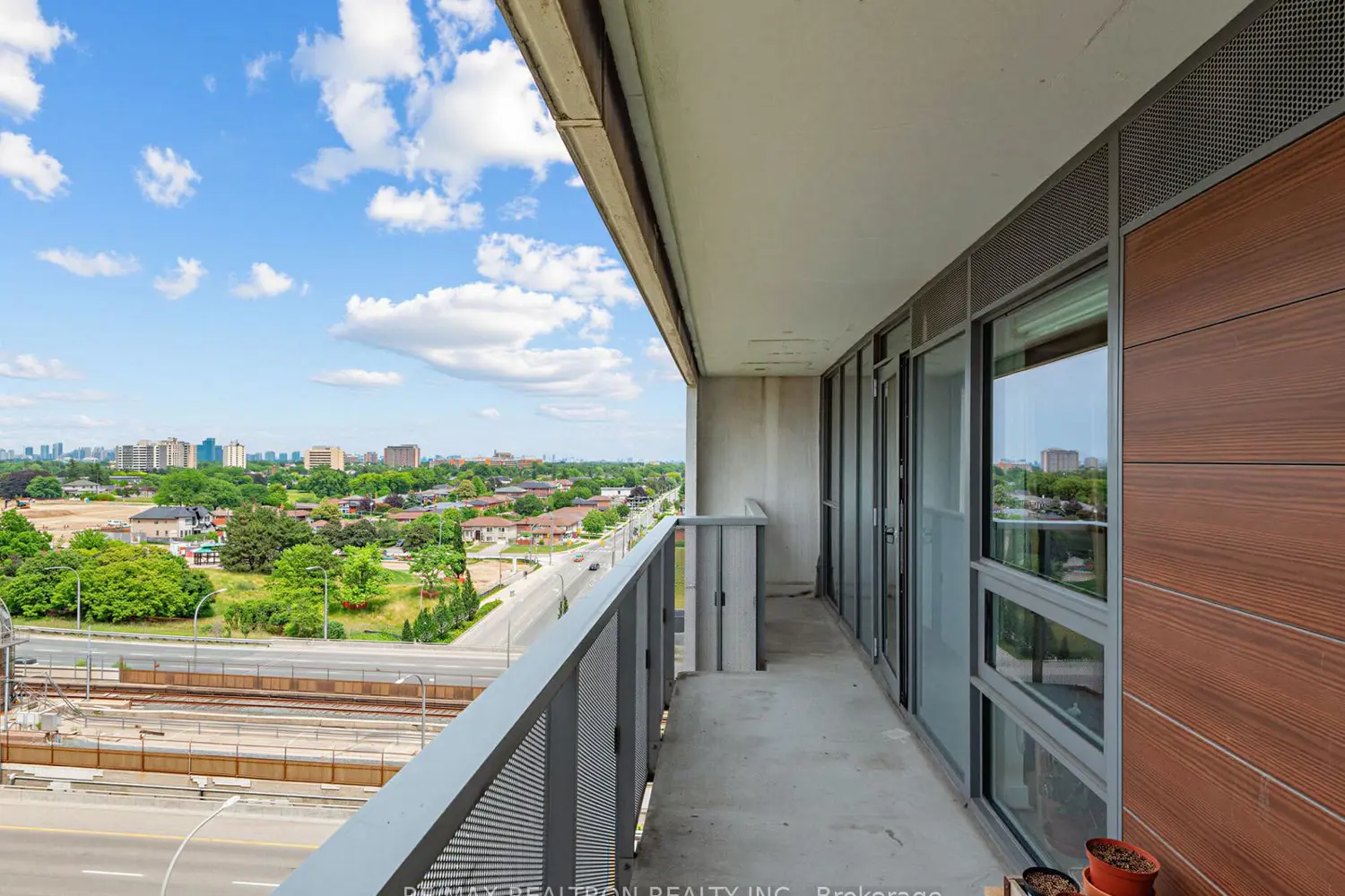 160 Flemington Road 1005 photo 2