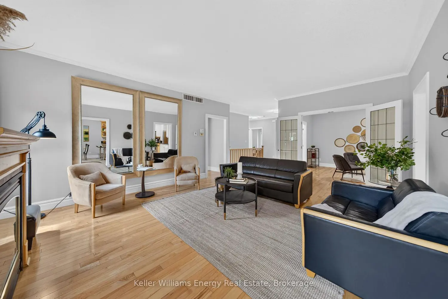 19 Jasper Avenue photo 5