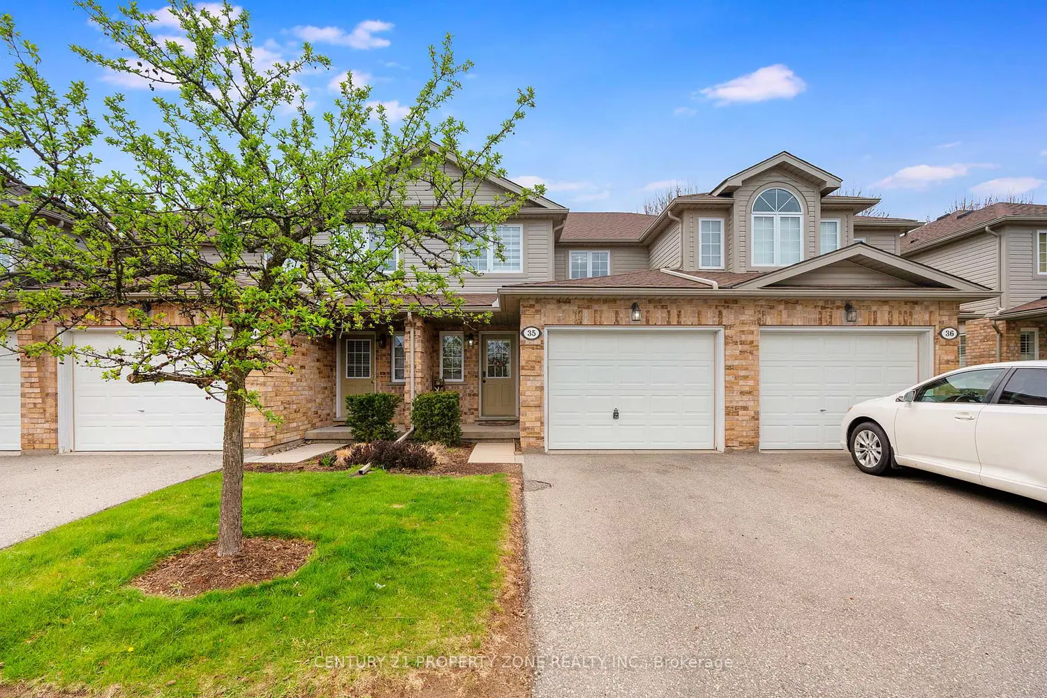 210 Dawn Avenue 35 photo 3