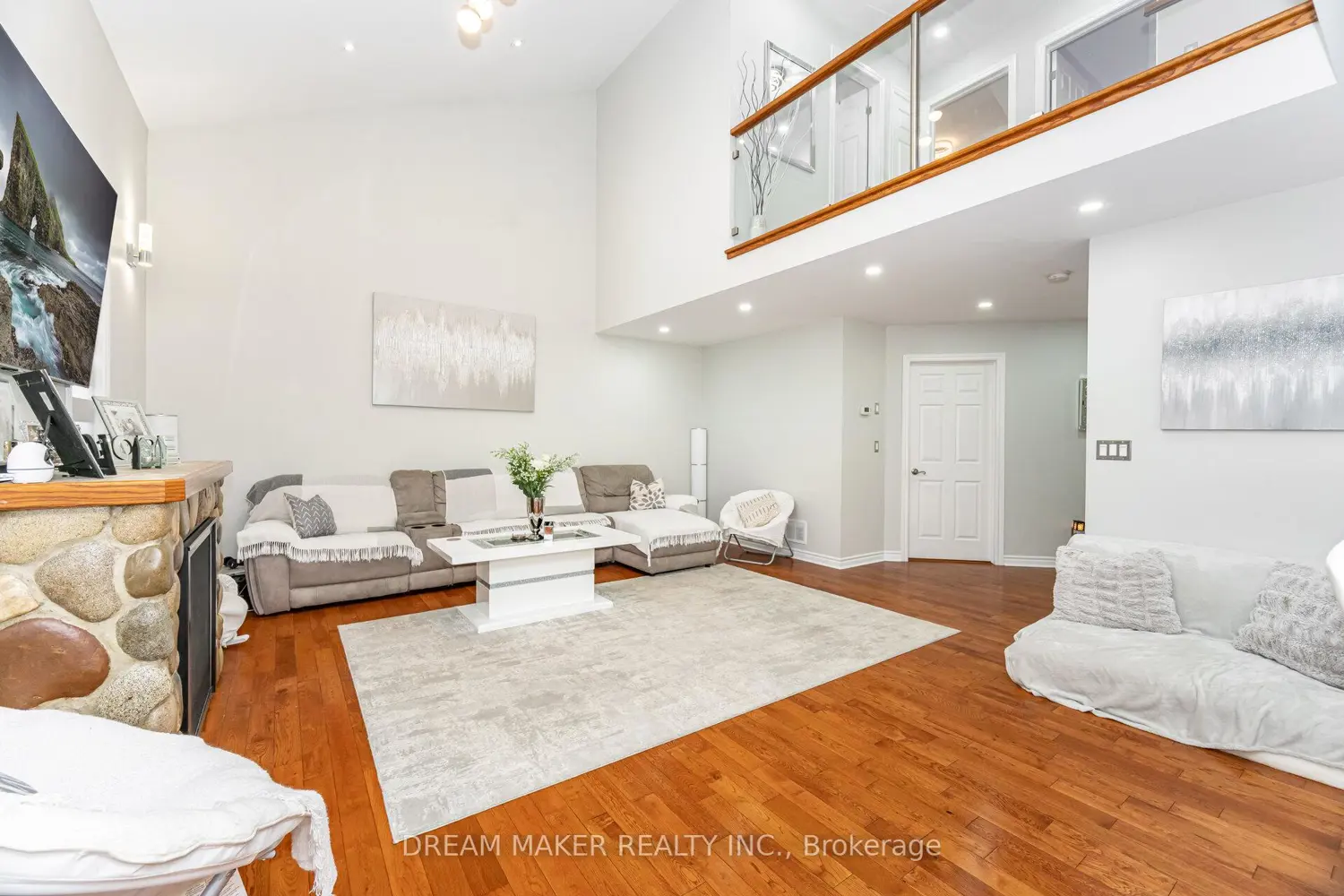 756 Third Avenue photo 4