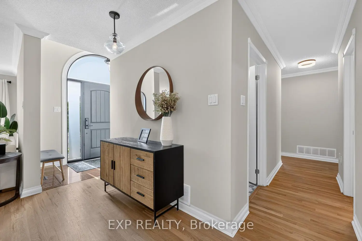 129 Golden Meadow Road photo 4