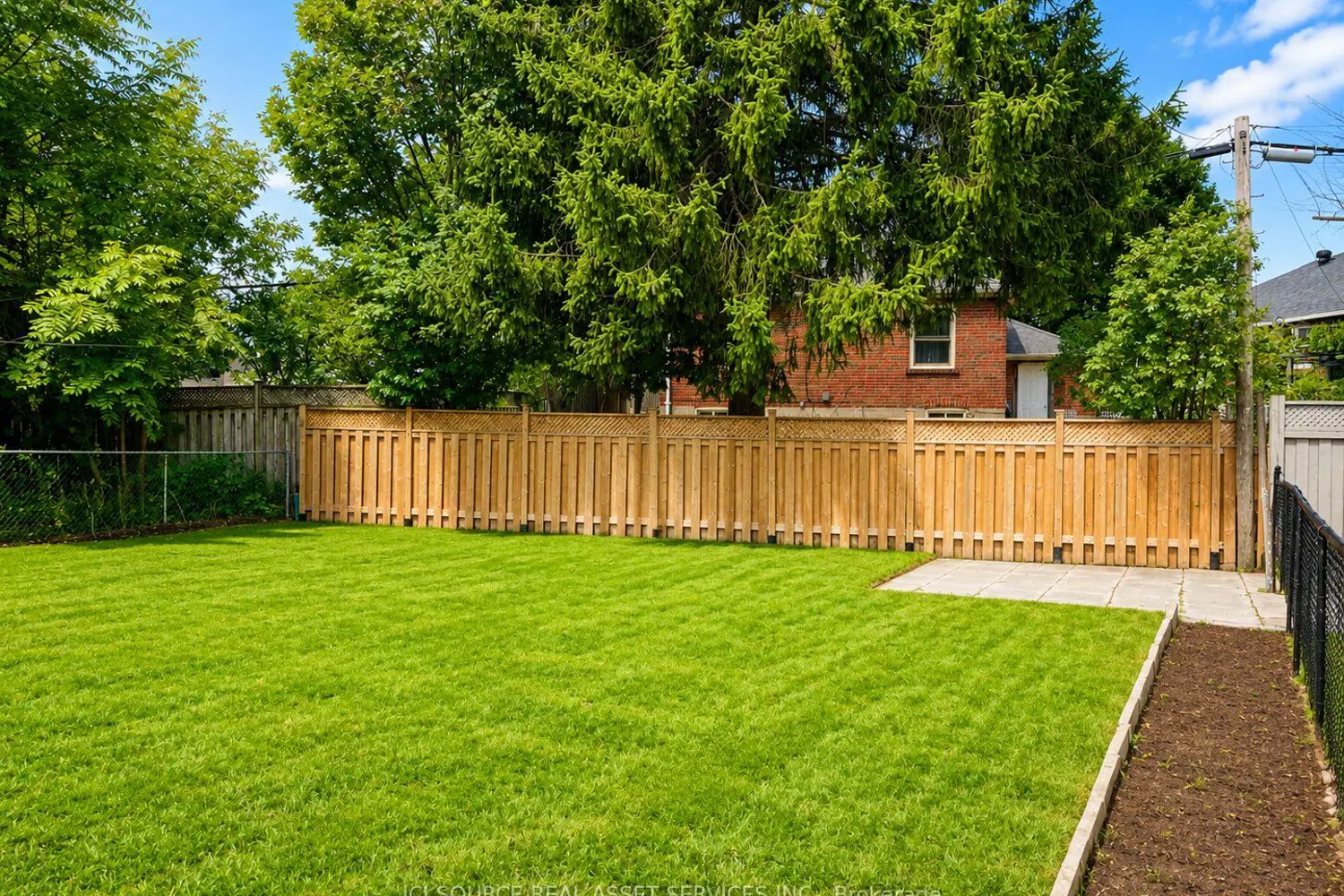 100 Ballacaine Drive photo 3