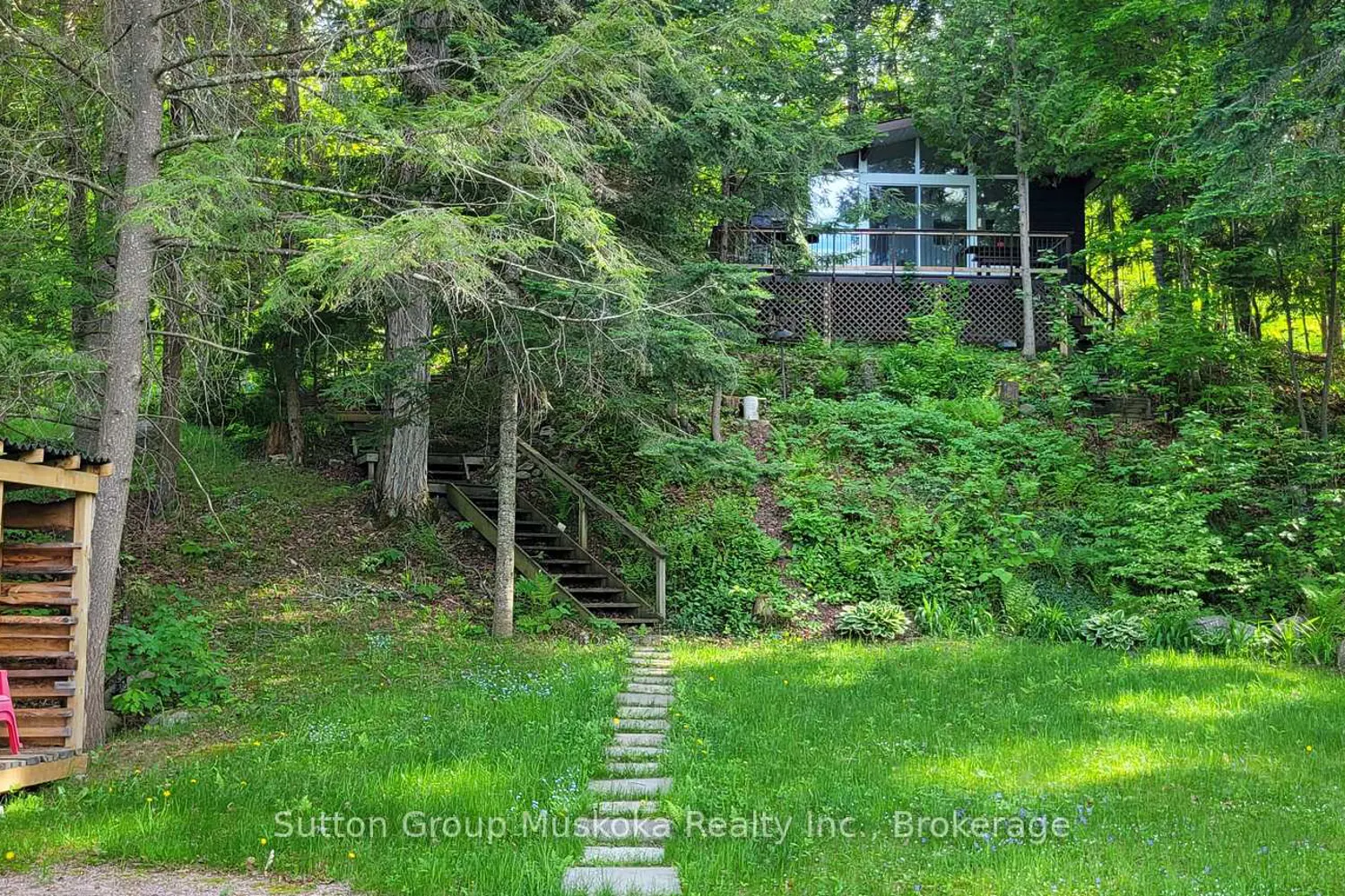 879 Relative Road photo 2