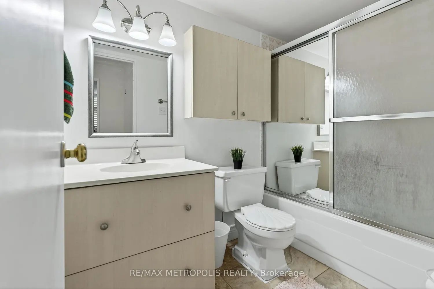 44 Falby Court 707 photo 3