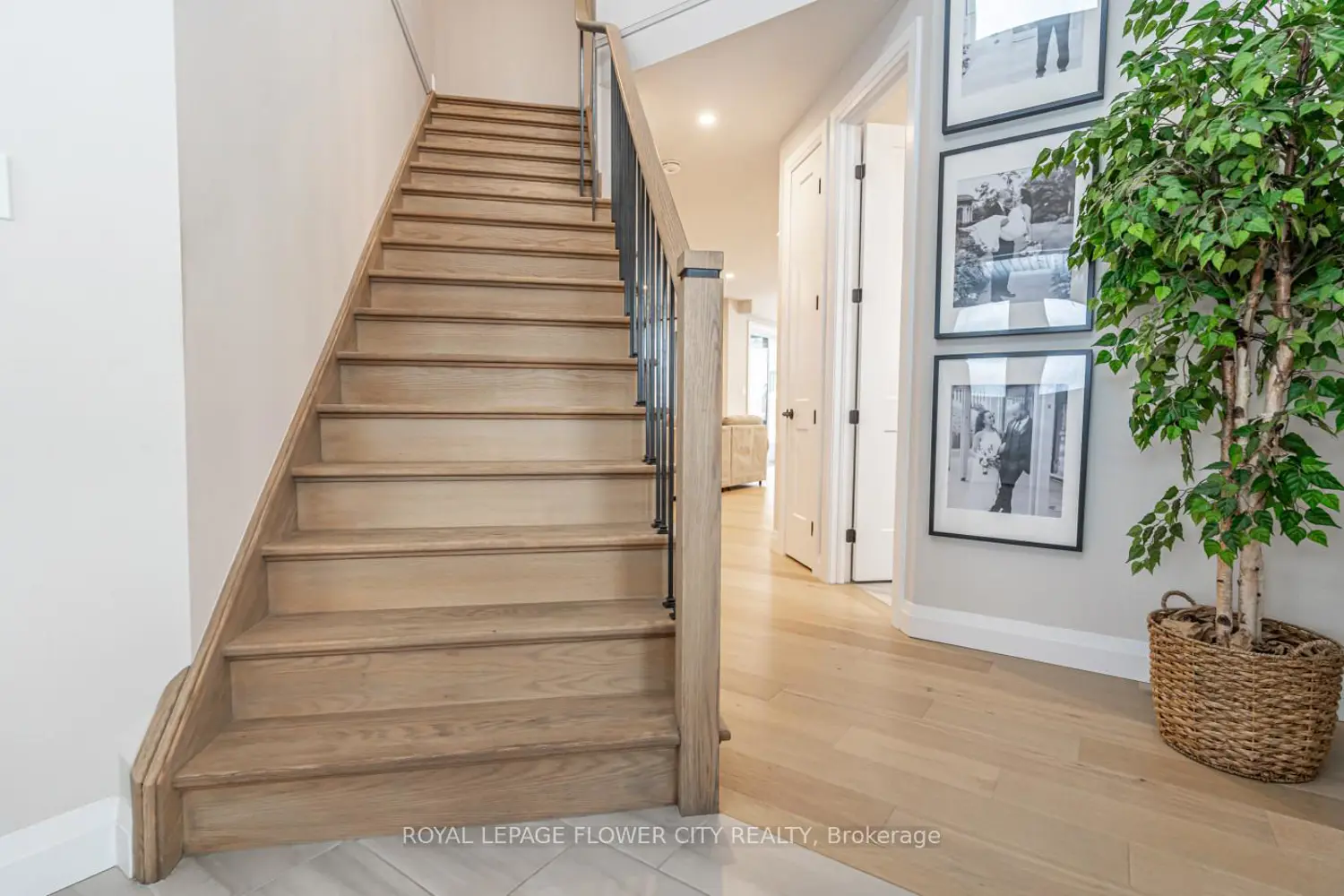 1 Tindall Crescent photo 4