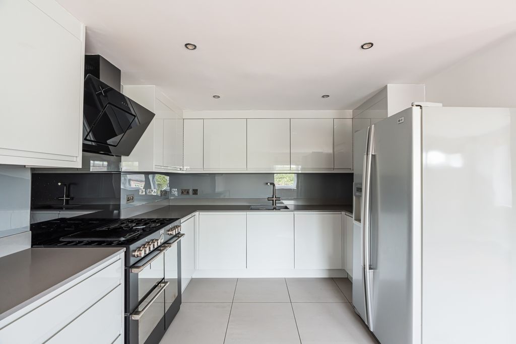 3 bed flat for sale1 The Beech Tree, Linlithgow EH49 photo 4