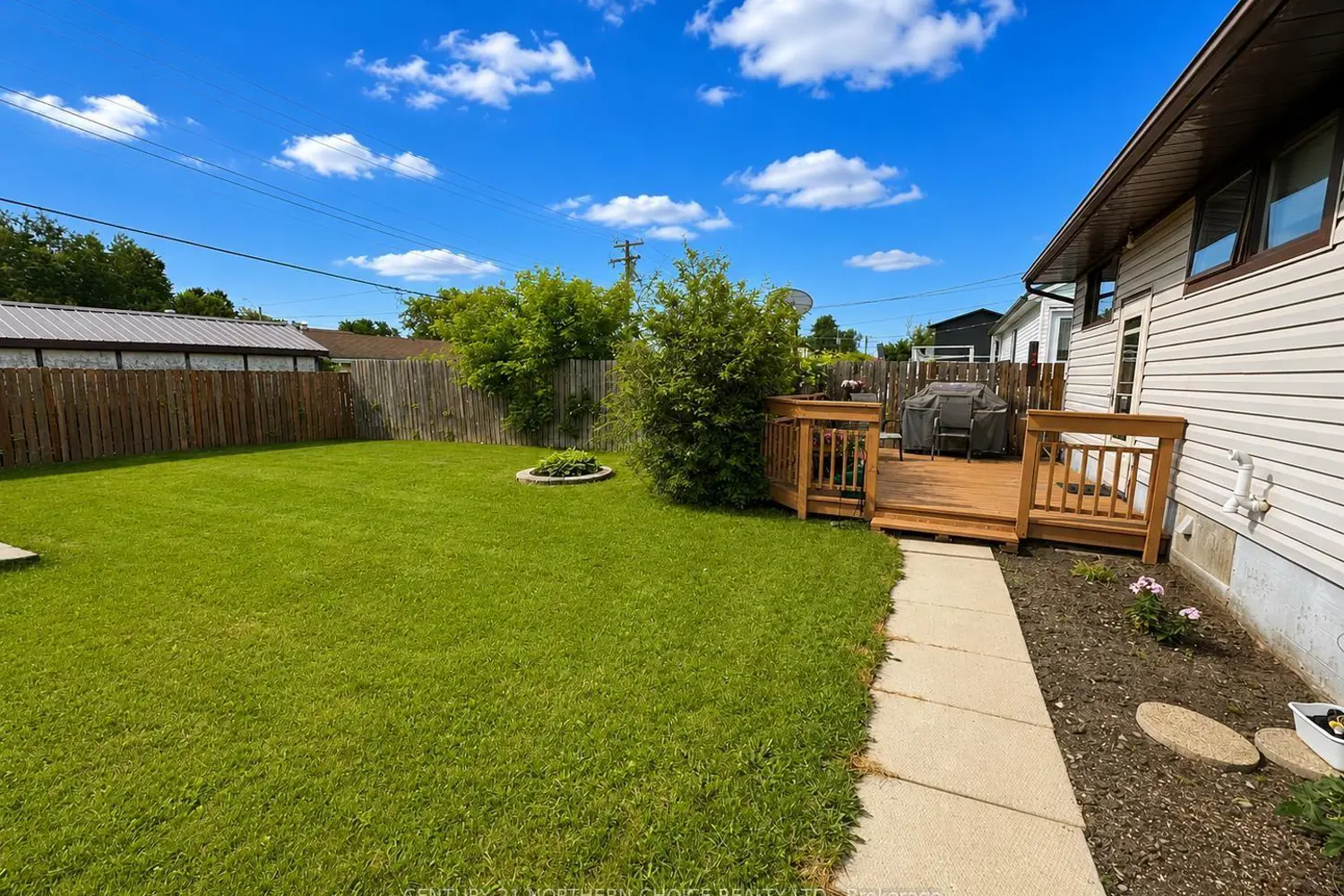 128 Dickenson Road photo 2