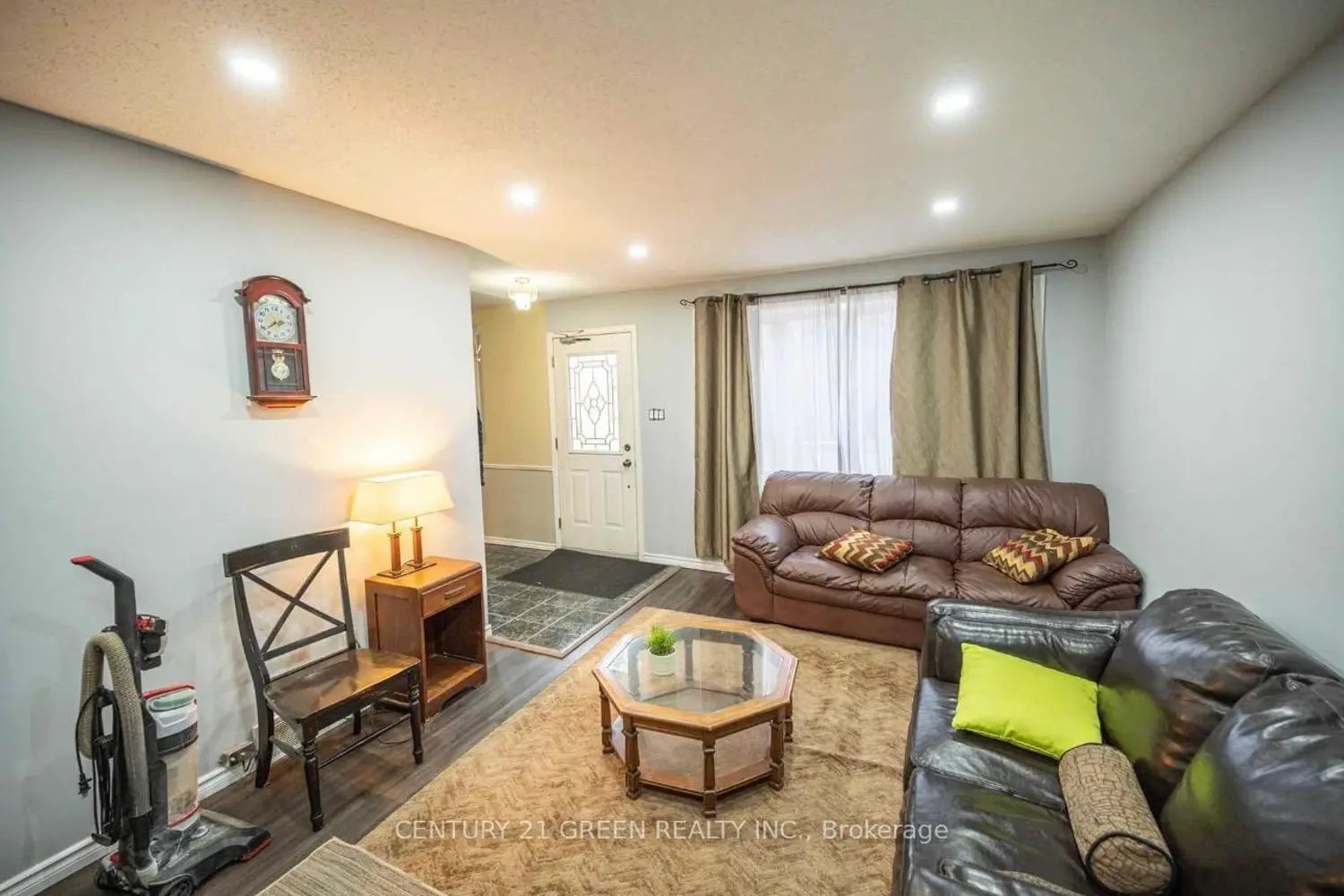 391 Admiral Drive photo 5