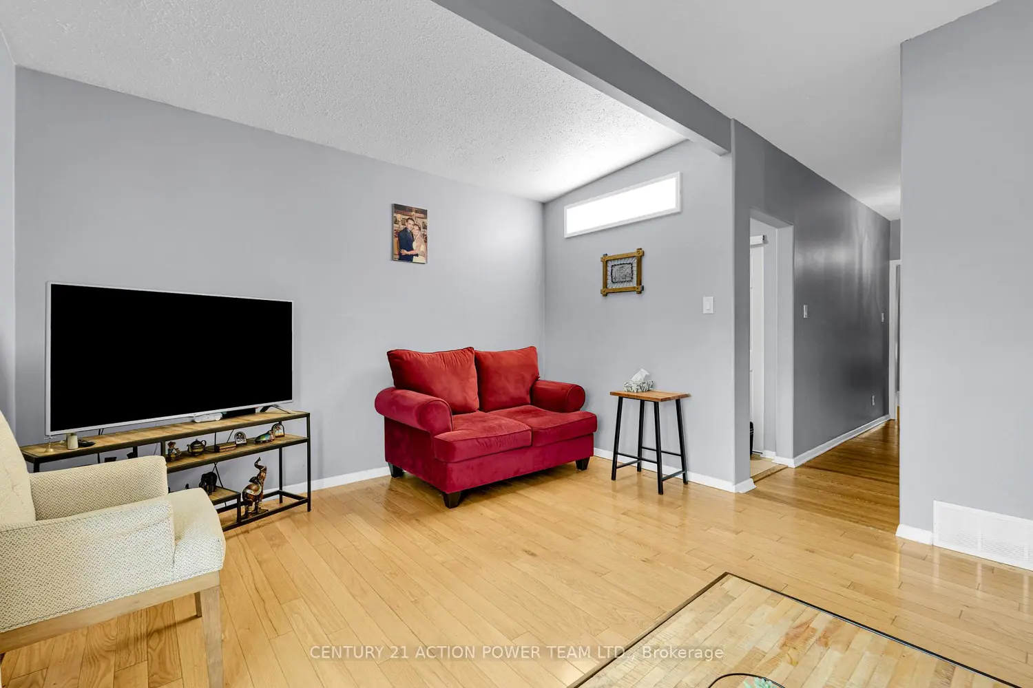 1299 Meadowlands Drive photo 4