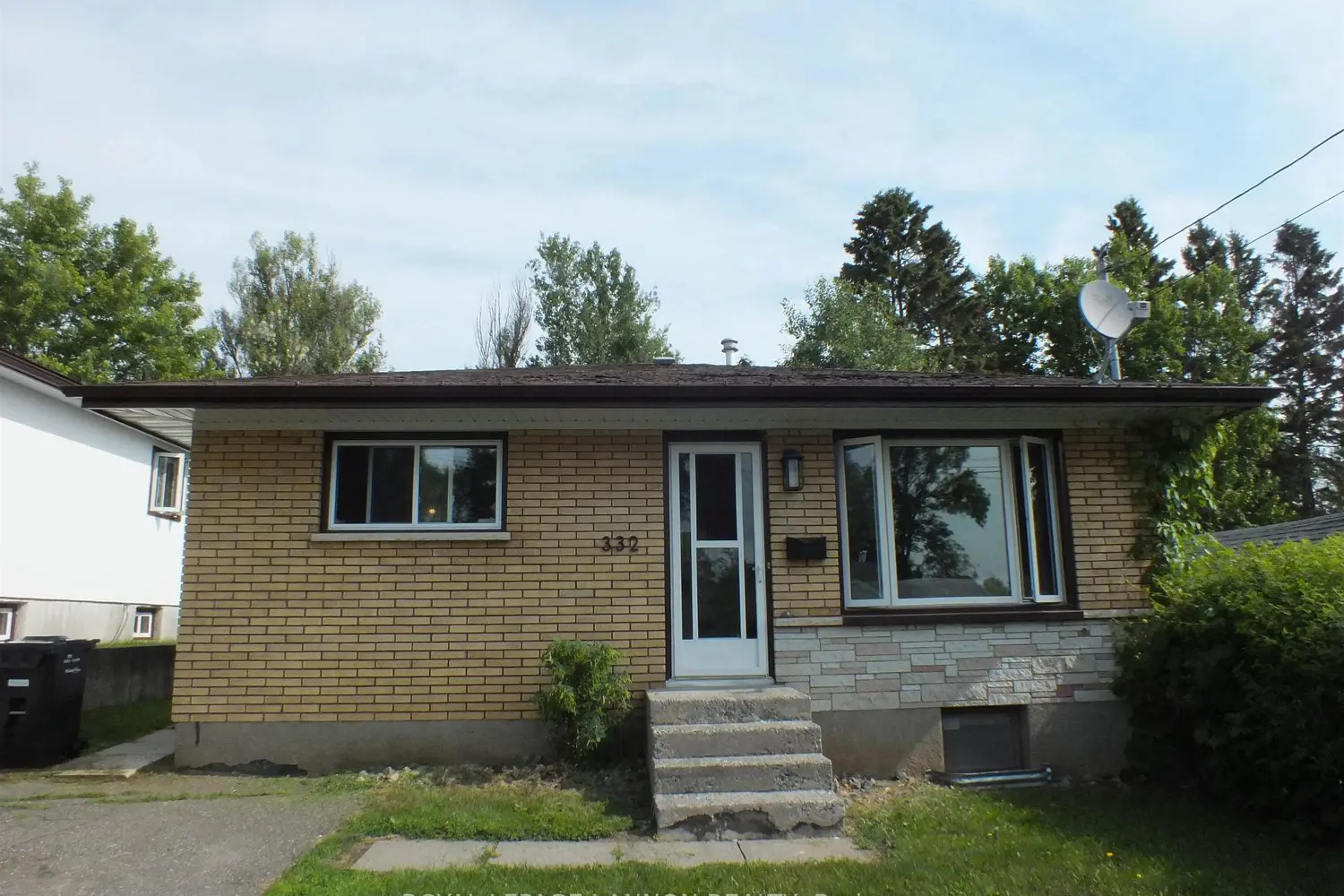 332 Erle Street photo 2