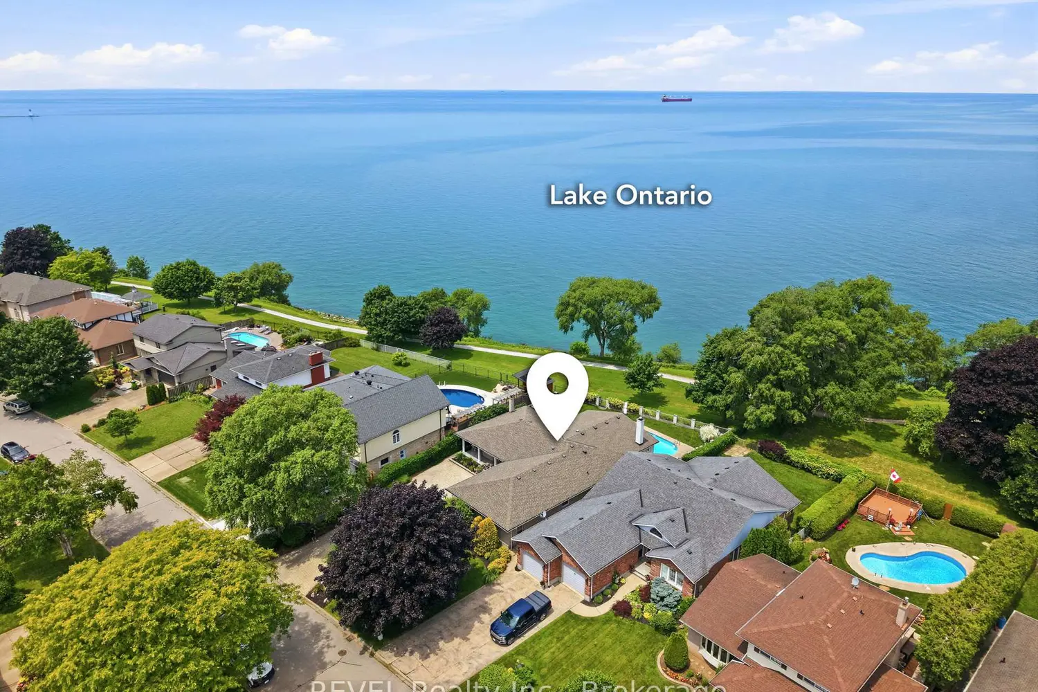 53 Beachview Drive photo 2