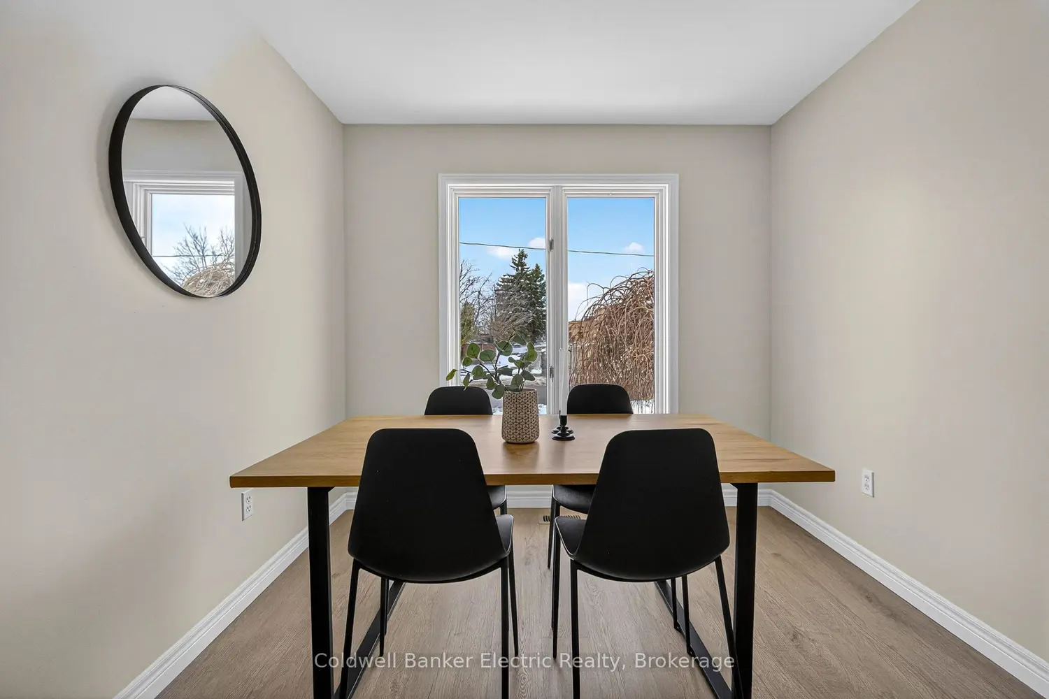 329 Mary Street photo 5