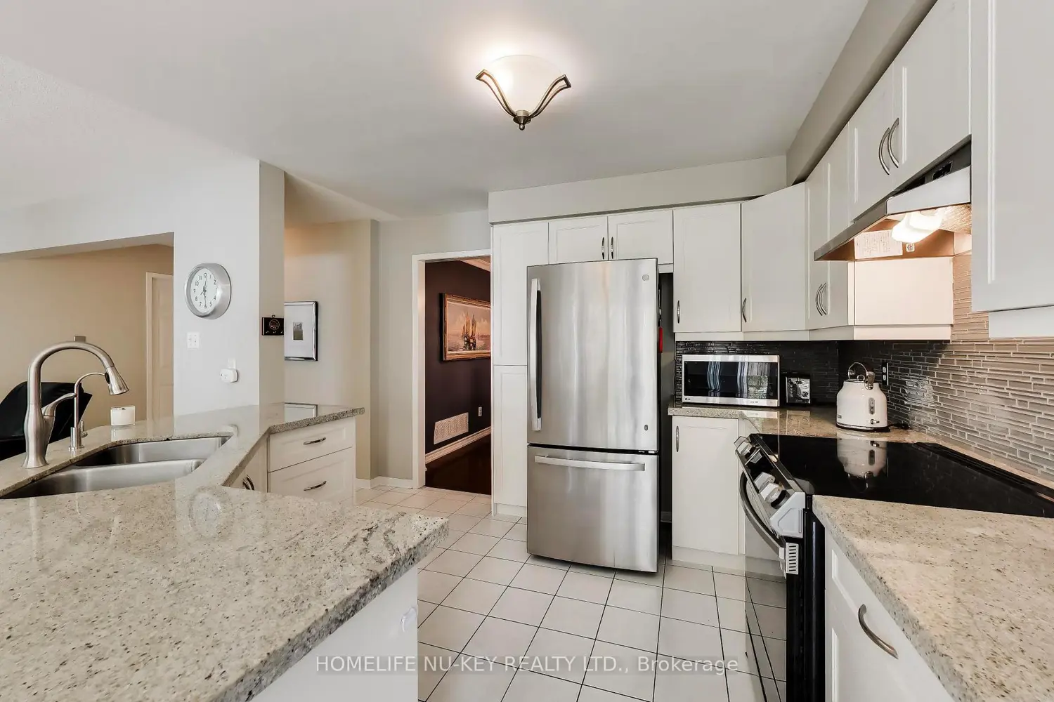 27 Lauchlin Crescent photo 4