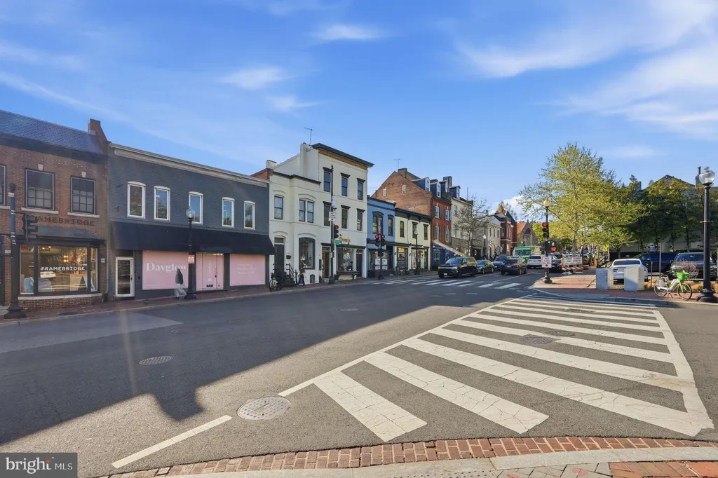 2325 42nd Street NW Unit 220, Washington, DC 20007