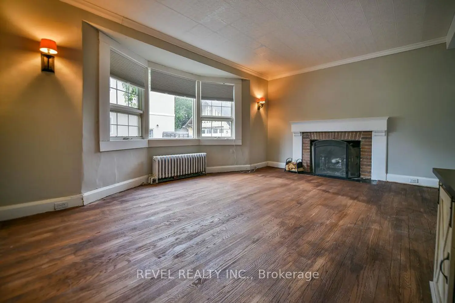 181 Hemlock Street photo 3