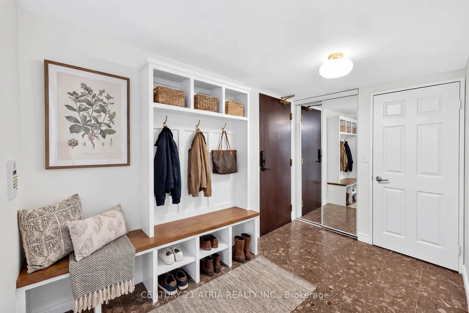 23 Hollywood Avenue 808 photo 4