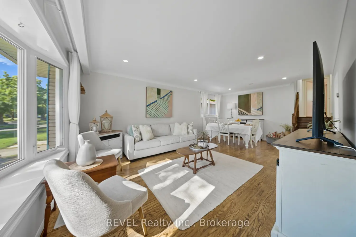 67 Louis Avenue photo 3
