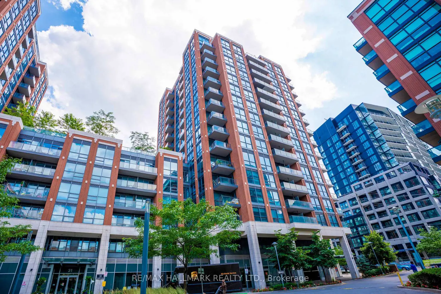 31 Tippett Road 905