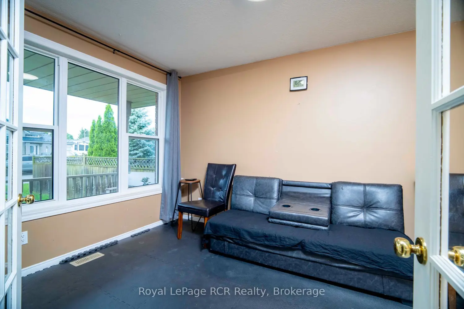 572 Scougall Court photo 4