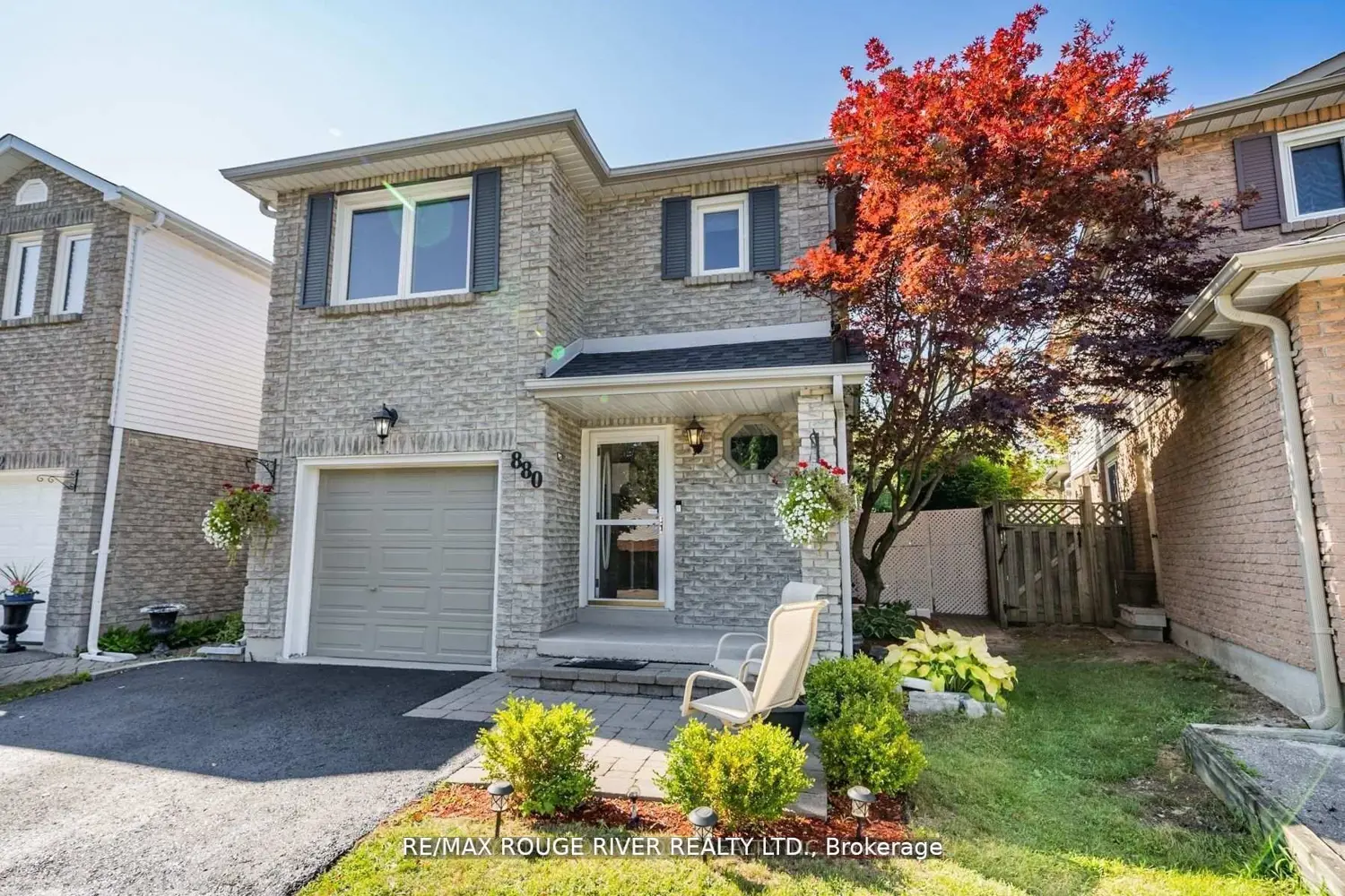 880 Castlegrove Avenue photo 2