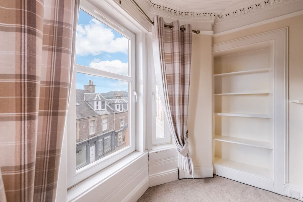 2 bed flat for saleComrie Street, Crieff PH7 photo 4
