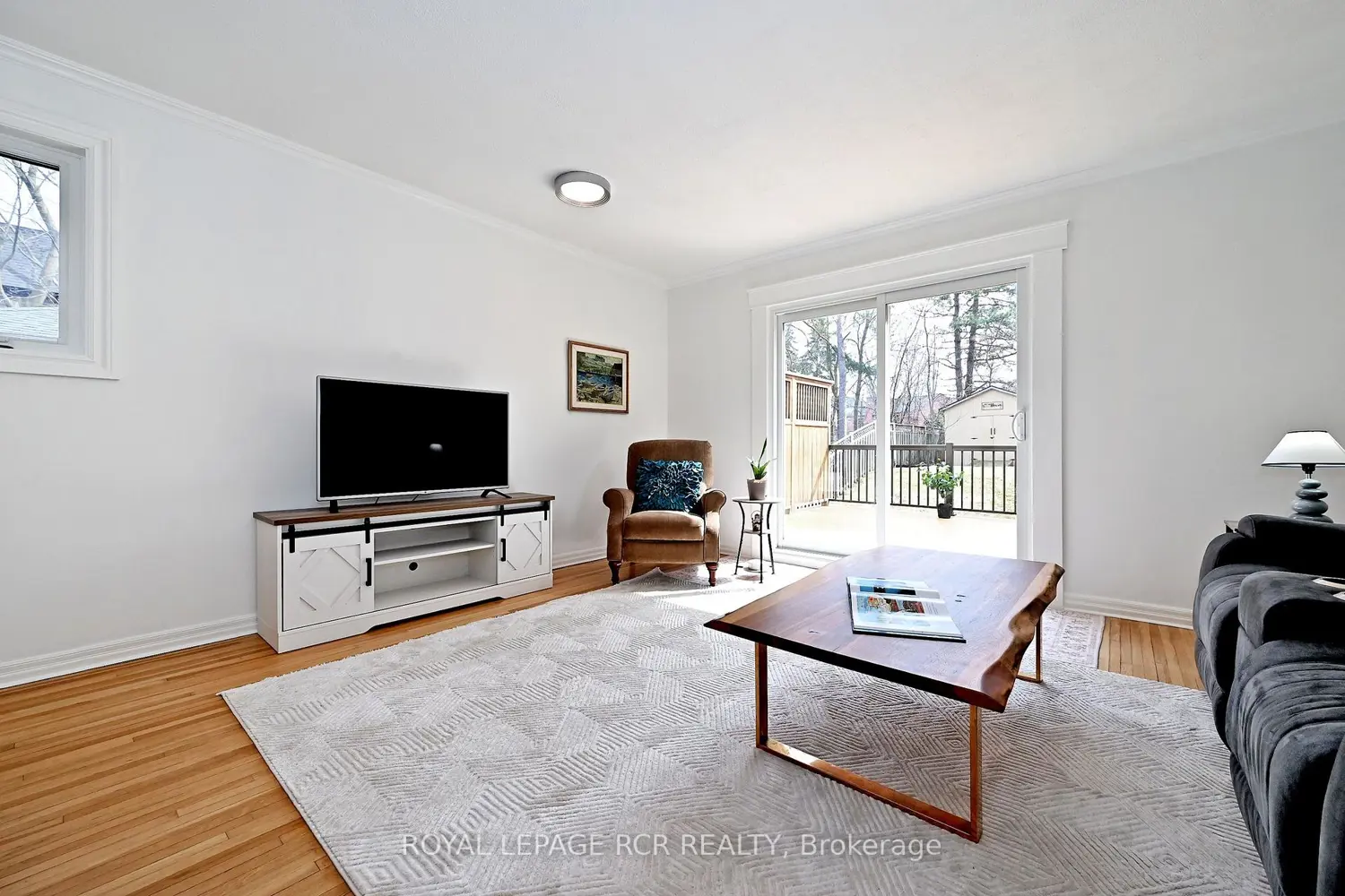 87 Richardson Drive photo 2