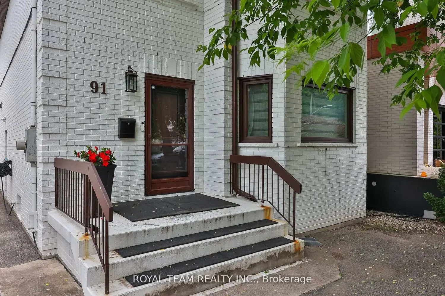 91 South Kingsway Way photo 3