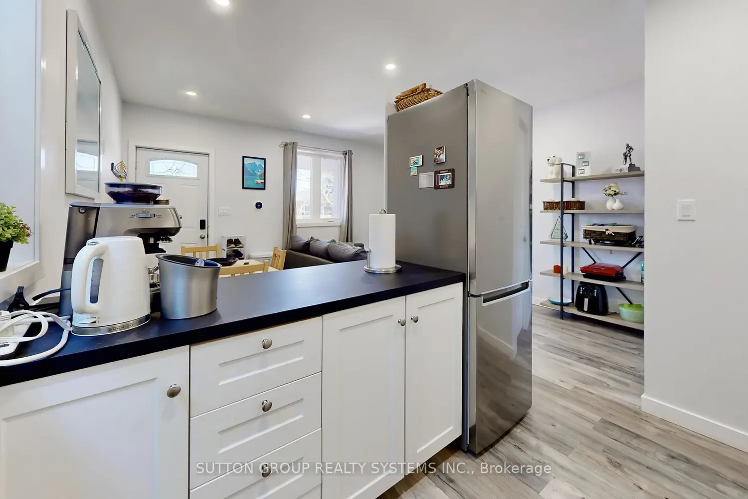 50 Brownville Avenue photo 4