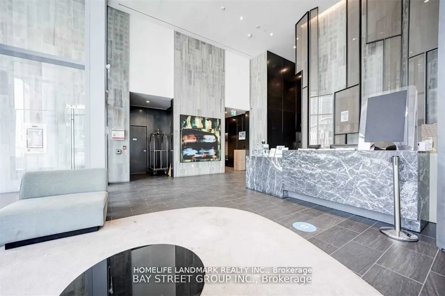 27 Bathurst Street 1113 photo 2