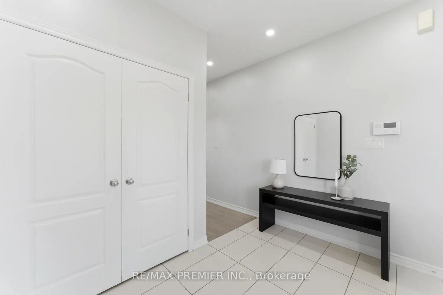 122 Mckenzie Way photo 5