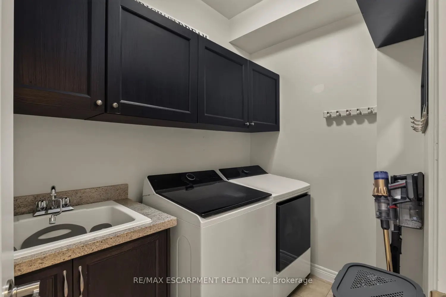 21 Summerberry Way photo 3