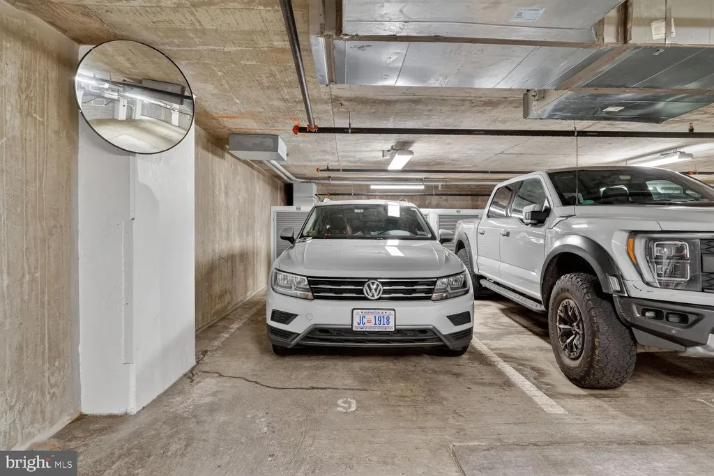 37 L Street SE Unit 802, Washington, DC 20003