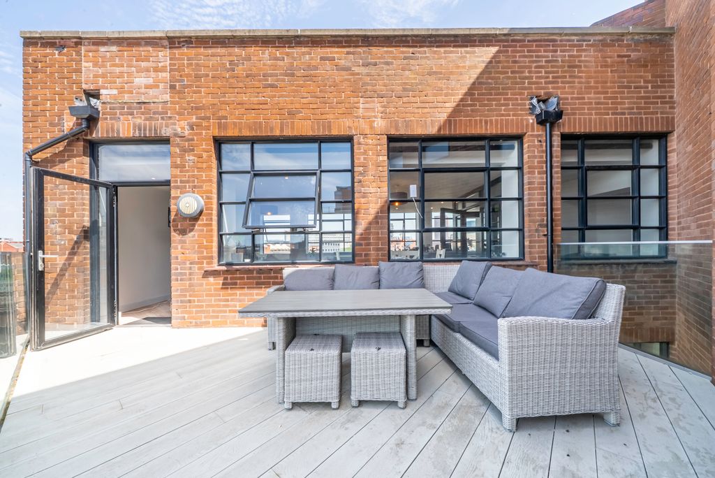 4 bed flat for saleLivery Street, Jewellery Quarter B3